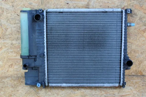 BMW Vattensradiator M44 M42 OE 1247145 1719108 image 2