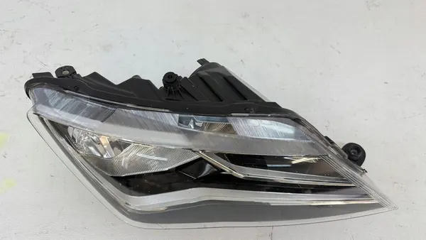 Farol dianteiro direito Seat Toledo IV 12-15 OEM 6JB941016 image 3