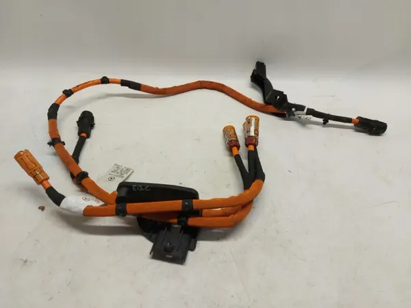 Mercedes EQC 400 Jännitekaapeli OEM A2935409402 image 2