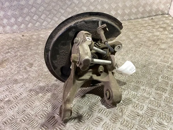 Ford Mustang VI 2019 Taka-akselin navan OEM FR3C5B758 image 2