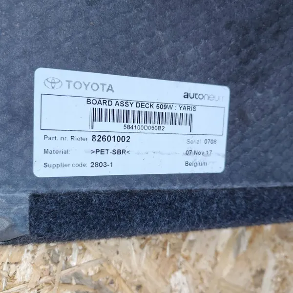 Plancher de coffre Toyota Yaris OEM 82601002 - Occasion image 3