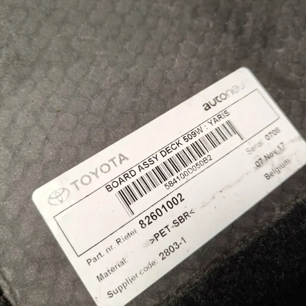Plancher de coffre Toyota Yaris OEM 82601002 - Occasion image 4