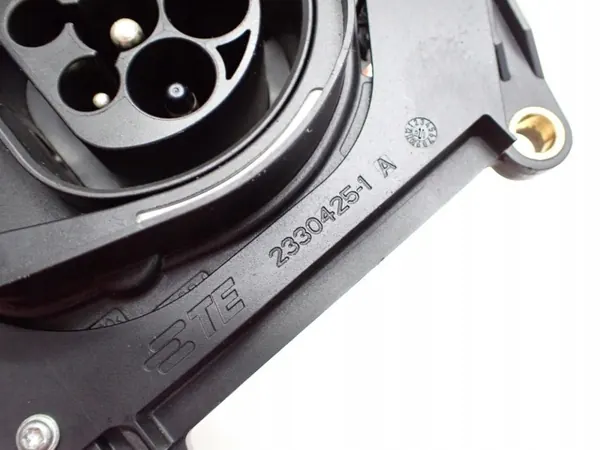Enchufe de carga Jeep OE OEM 52197935 - Usado image 3