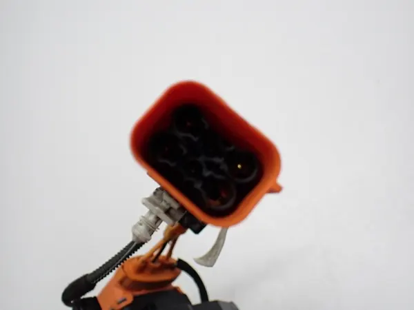Enchufe de carga Jeep OE OEM 52197935 - Usado image 6