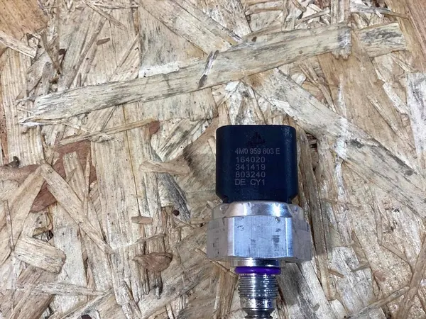 AUDI E-TRON Klimatrör 4KE816743F image 3