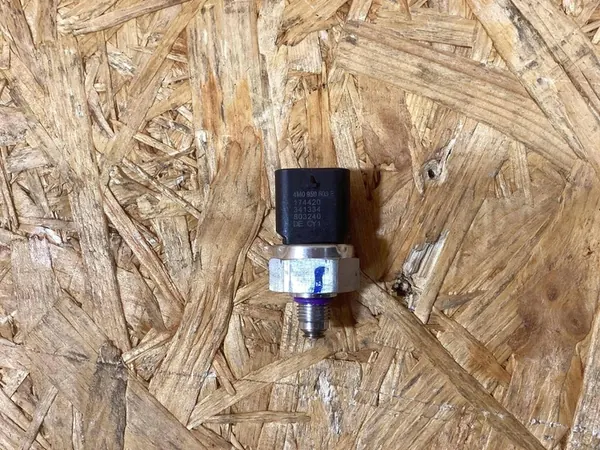 AUDI E-TRON Klimatrör 4KE816743F image 4