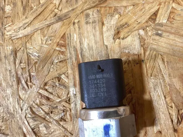 AUDI E-TRON Klimatrör 4KE816743F image 8