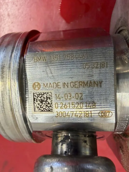 Pompe d'injection BMW X1 E84 N20 OEM 7584461 image 3
