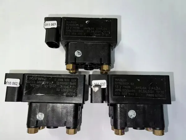 Válvula distribuidora Wabco OEM D782300102 - Usada image 4