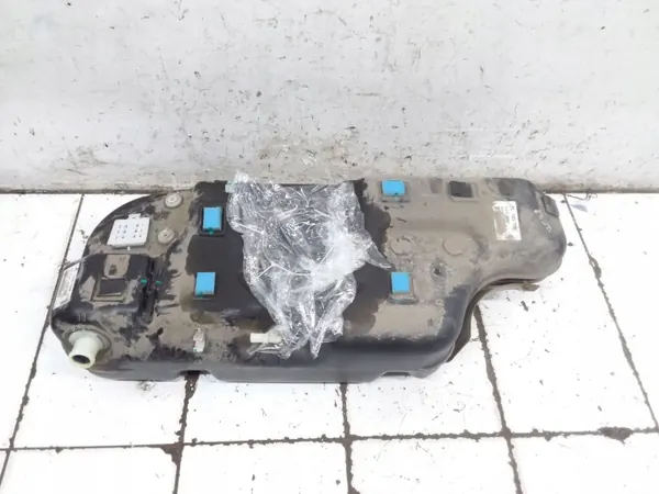 Hyundai i10 Bränsletank OEM 311171B9000 - Begagnad image 2