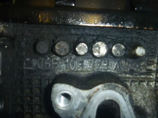 Culasse moteur SEAT OE 06B103373A image 5