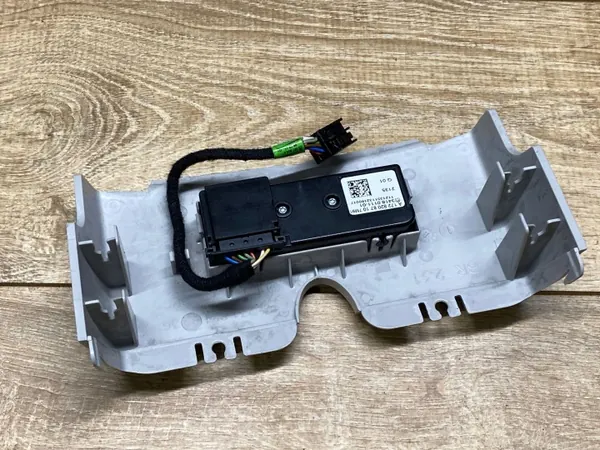 Panneau bouton remorquage OEM A2318210336 Mercedes SL R231 image 4