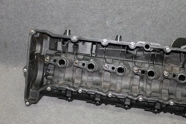BMW E90 F30 F32 F10 F15 F01 2.5D 3.0D N57 - Tampa de válvulas image 6