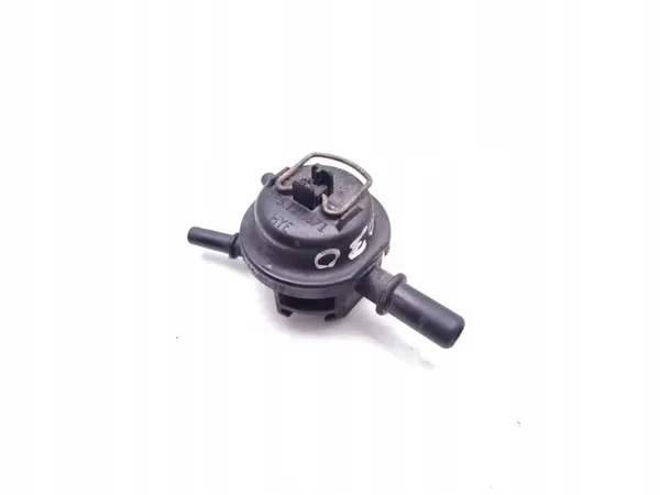Válvula de refrigeração Porsche Panamera OEM 7P5121671 image 10