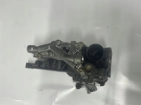 Bomba de óleo Mercedes OEM 2781810547 - Usada image 4
