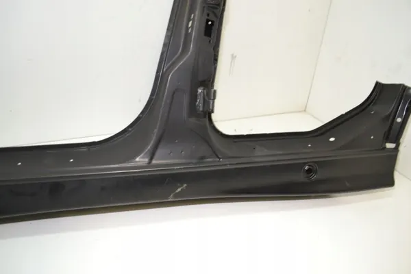 BMW E36 Sedan vasen sivupaneeli käytetty image 3