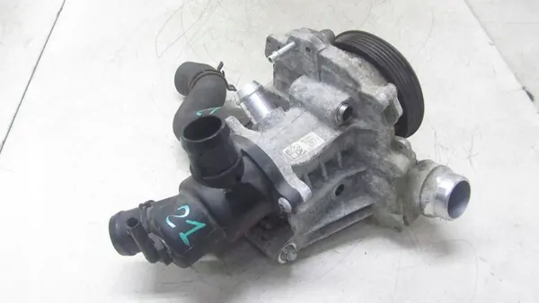 MERCEDES CLA W117 2.2 Vattenpump A6512004300 image 2