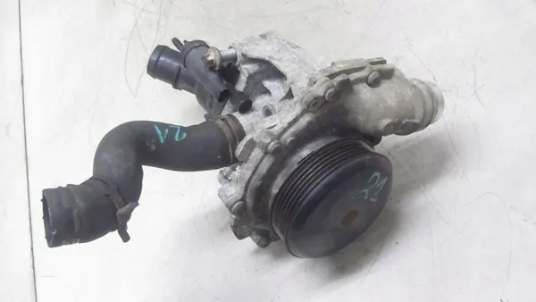 MERCEDES CLA W117 2.2 Vattenpump A6512004300 image 4