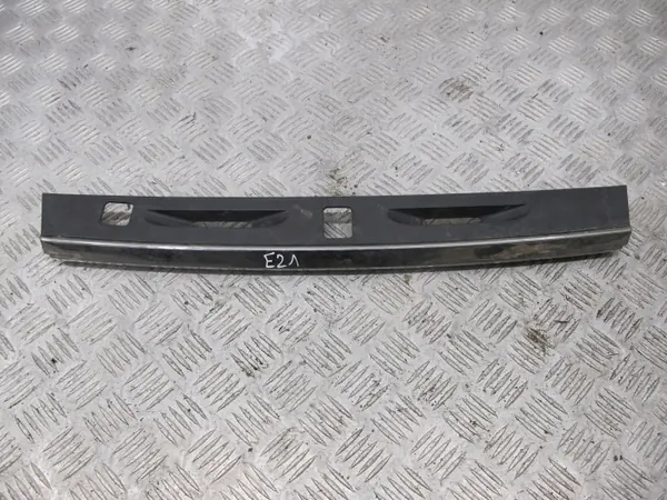 Barra luz matrícula OEM 9680102K30 Toyota Corolla E21 image 2