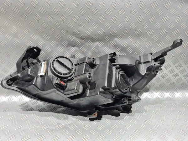 Oikea etuvalaisin Opel Astra J image 5