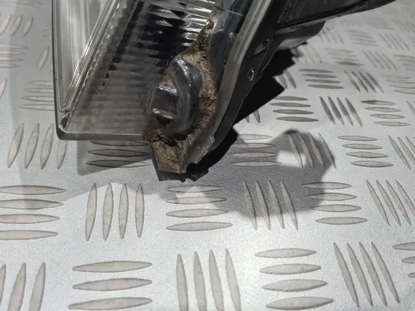 Oikea etuvalaisin Opel Astra J image 8