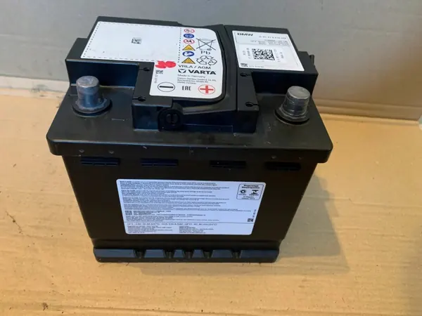 Batterie BMW OEM 9878488 AGM 50Ah 570A Occasion image 2