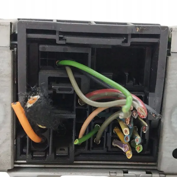 Saab 9-3 CD/DVD-vaihtaja OEM 12799470 - Käytetty image 9