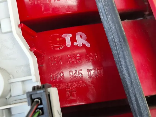 Lámpara Trasera Derecha Original SKODA FABIA I LIFT 6Y9945112B image 5