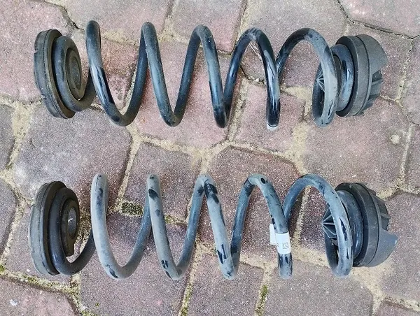 2x Mola Audi A4 B9 Carrinha 2019 OEM 8W0511115 image 2