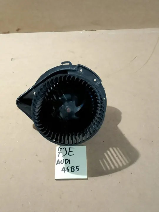 Moteur de souffleur AUDI A4 B5 8D1820021 image 2