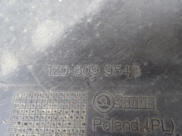 SKODA OCTAVIA II Right Front Wheel Arch 1Z0809954B image 5