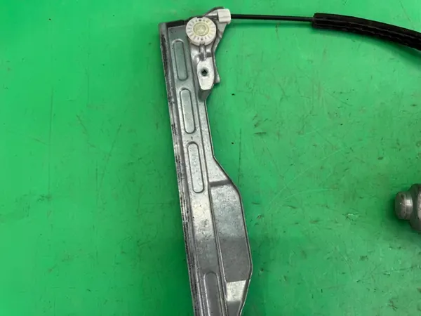 Mecanismo do motor da janela dianteira esquerda Peugeot 301 image 3