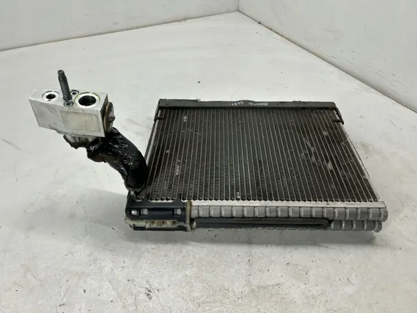 Maserati Ghibli AC-förångare OEM 673009412 image 3