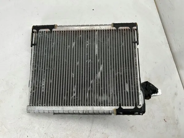 Maserati Ghibli AC-förångare OEM 673009412 image 4