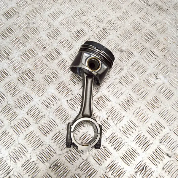 Audi A5 2.0L Kolv 2015 image 4