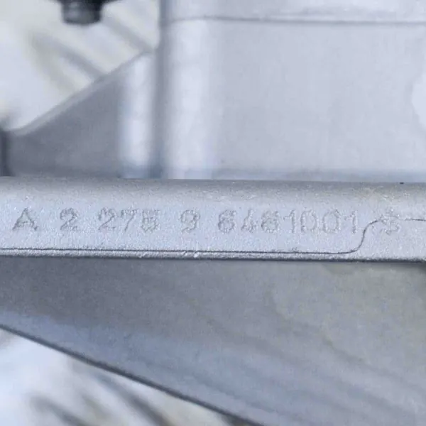 Bomba de óleo Mercedes-Benz OEM A2275964610 - Usada image 7