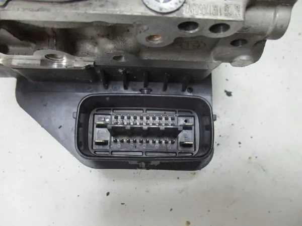 ABS Rempomp Toyota Rav4 image 2