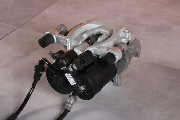 BMW X1 F48 X2 F39 Oikea Takajarrusatula image 8