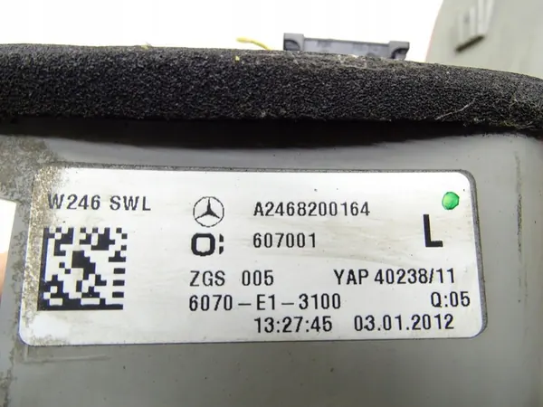Linker achterlicht Mercedes W246 A2468200164 image 7