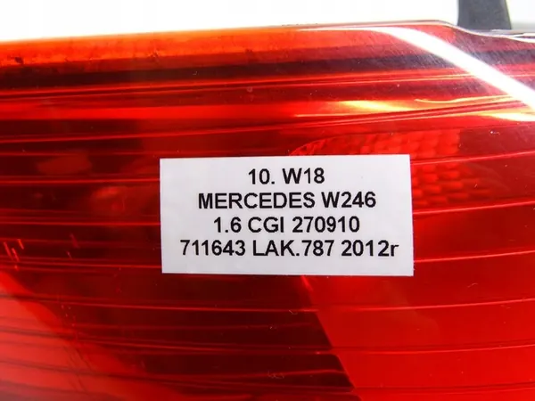 Linker achterlicht Mercedes W246 A2468200164 image 9