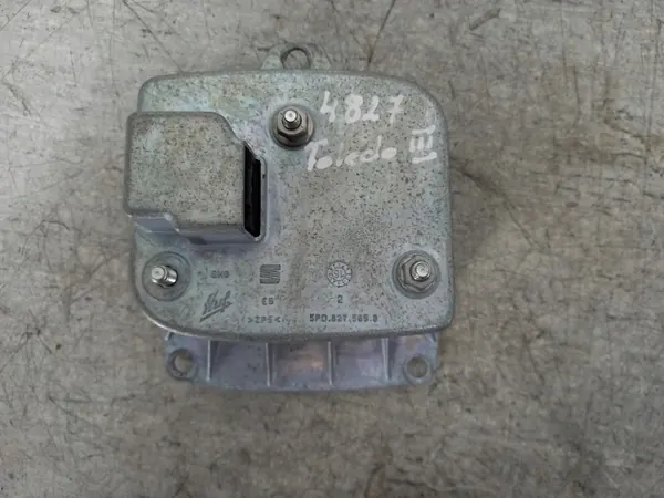 Poignée de coffre OEM 5P08275650 pour Seat Toledo III image 3