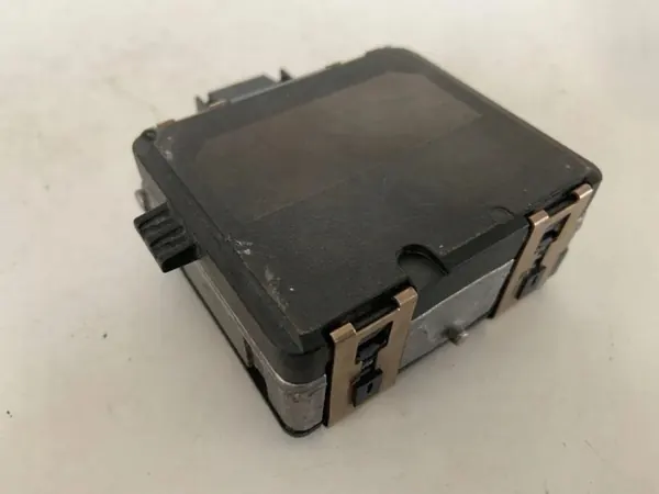 Radar Distronic Gauche Audi A4 B9 OEM 4M0907590E image 4