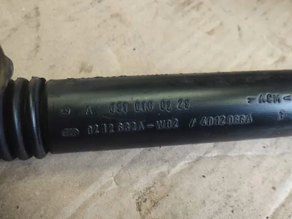 Tuyau de Remplissage d'Huile OEM A6510160229 Mercedes image 3