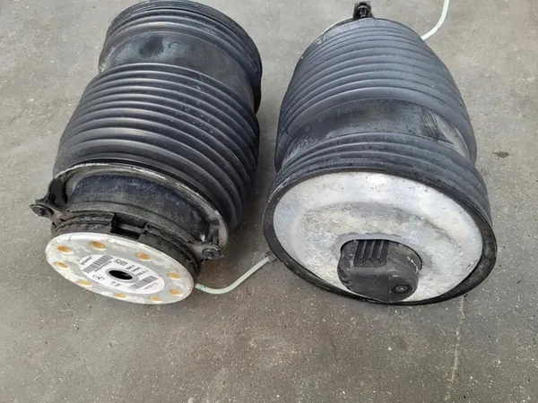 Mola de Suspensão Traseira Direita Mercedes C 350 W205 image 2