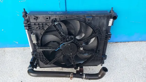 Radiador Nissan Juke I OEM 214103ZU0A - Usado image 3