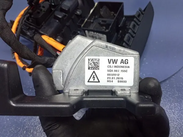 Convertisseur Tension 5Q0907155C pour VW Passat B8 image 8