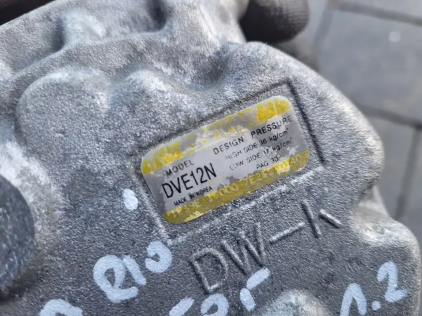 KIA Rio IV Airco Compressor OEM DVE12N - Gebruikt image 3
