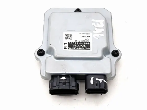 Lexus RX 450H 2021 Brandstofpomp Module OEM 8957158020 image 5
