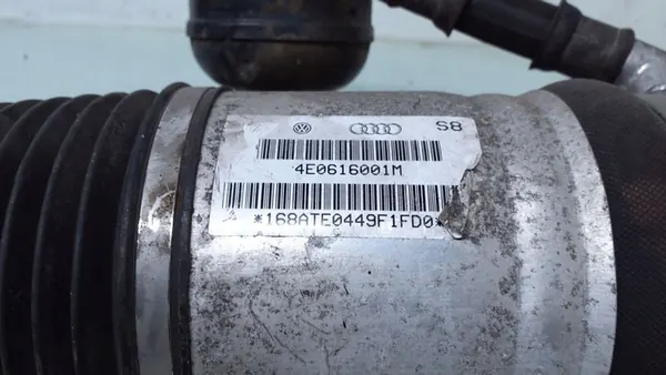 2005 Audi A8 S8 D3 Bakre Luftfjäder 4E0616001M image 5