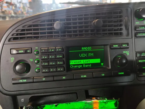 Rádio Saab 9-3 ICM2 OEM 12768220 - Usado image 2